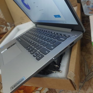 Laptop Lenovo💻 NUEVA EN CAJA ✨️ 📦 - 3/5