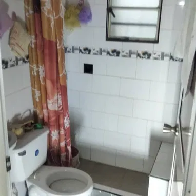 Se vende casa independiente en Marianao( agua 24hrs, gas, garaje, placa libre) - Img 121126646