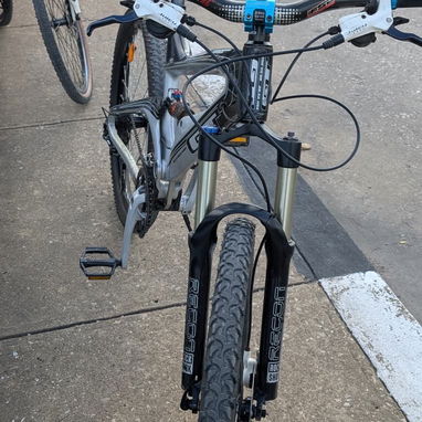 Bicicleta MTB GT Expert de Carbono 26". - Img 122153919