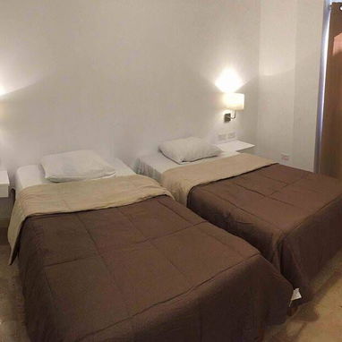 SE RENTAN HABITACIONES EN HOSTAL CERCA DEL HABANA LIBRE. 53880216 - Img 110821980