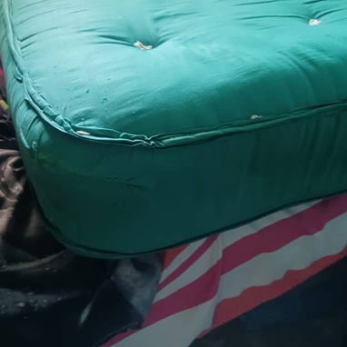Colchón personal muy cómodo, único detalle la esquina del forro - Img 121633481