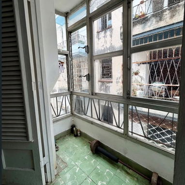 APTO ORIGINAL DE 1 HAB CERCA DE 25 Y 12 VEDADO 2DO PISO SEMI INTETIOR CON BALCÓN 53614857 - 10/10