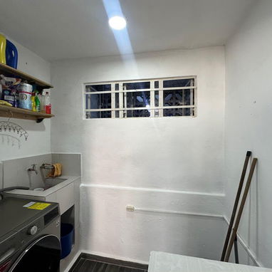 Vendo Apartamento de 2 Dormitorios en 3er. Piso. Frente a calle con Azotea libre. Palatino. El Cerro. - 6/7