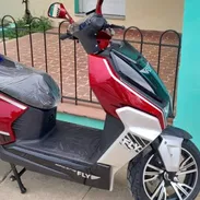 *🏍️ MOTOS ELÉCTRICAS FLY RACING 0KM 🏍️*  *⚙️ Características*  • Motor de 3000W (Marca TOPMAQ) • Voltaje 72V • Capacid - Img 56222789