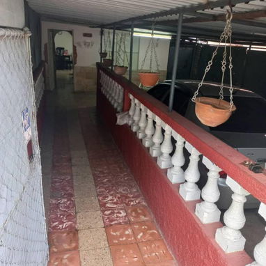 *¡OPORTUNIDAD EN MARIANAO! Casa amplia* - 8/10