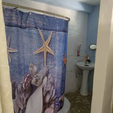 "$18.000usd AJUSTABLE. En venta casa  de 2 plantas en Guanabo, en Ampliacion  Marbella. - 7/10
