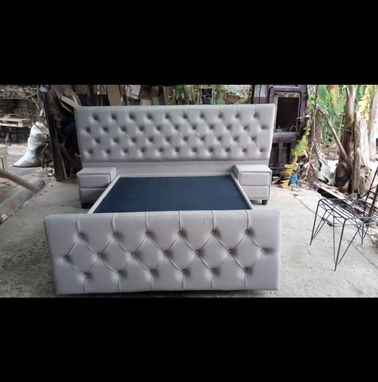 Vendo muebles, pelota charlot mini btasileño cama capitoneadas, cómoda - Img 90195017