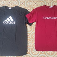 Pullover de hombre y mujer. 9 USD. 53895402 - Img 55346327