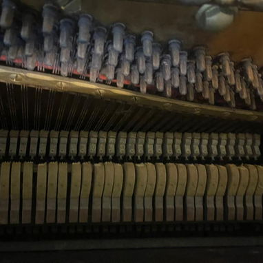 se vende piano de pared , perfecto estado - 4/6