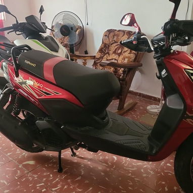 OFERTA CORRE SANTIAGO DE LAS VEGAS REBAJADA CASA INDEPENDIENTE CON MOTO Y COSAS ADENTRO CLIMATIZADA 3 CUARTO REBAJADA 30 - 2/10