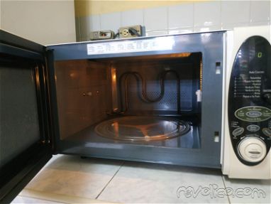 Vendo horno microonda con grill (microwave) - Img 67722199