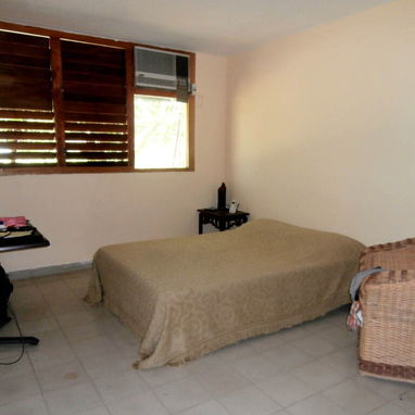 Casa recientemente reformada en venta en Atabey, Cuba. - Img 118708481