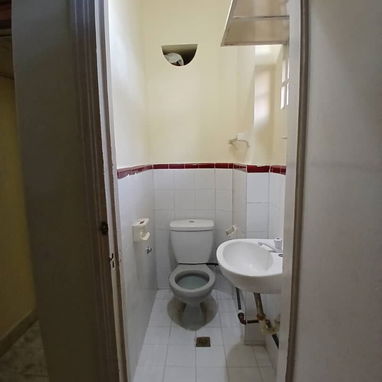 Venta de casa bi planta en bajos de 3 cuartos en playa 70000 usd - Img 122075521