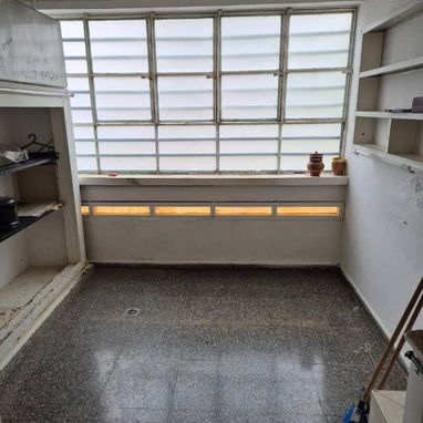 SE VENDE APARTAMENTO EN NUEVO VEDADO PLANTA BAJA ENTRADA INDEPENDIENTE CON GARAJE... - Img 121956939