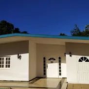 Venta de Casa con Piscina en el interior de la casa, ( la casa fue construida alrededor de la Piscina) - Img 53781321