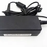 Vendo cargador  Auténtico origen  Chicony A13-040N3A 19V 2.1A 40W 0.157x0.067 in A040R079L A040R066L  53274327 - Img 54735460