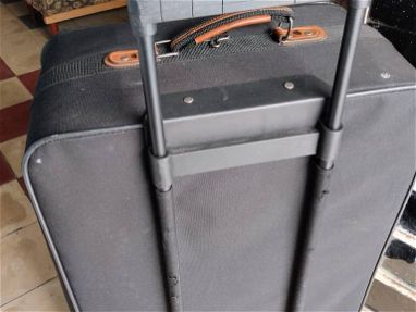 dos maletas de equipaje en buen estado - Img main-image