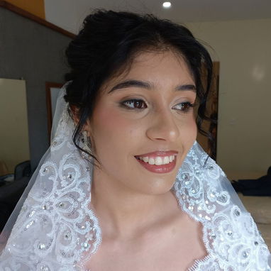 Maquillaje y Peinado para Novias - Img 118034536