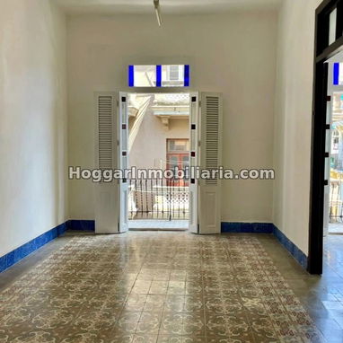 GG-16. Inversión Inteligente en el Centro Histórico! Gran Apartamento de 3 Cuartos, Recién Reparado y Listo para vivir - 6/10