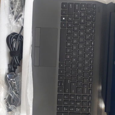 💻 Laptop HP 15 (✨️NUEVA EN CAJA 📦) - 9/9