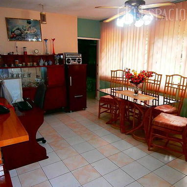 Apartamento en Casa Biplanta planta alta ( NH-17) - Img 109498366