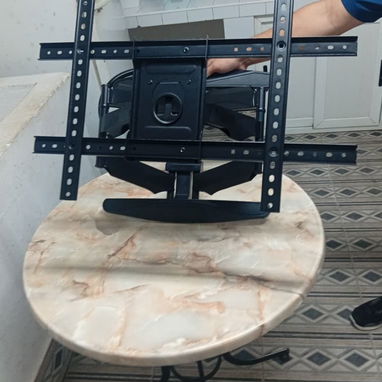 SOPORTE DE TV DE 55" A 85", ENTREGA DE FACTURA, VARIEDAD DE SOPORTES DE TV Y DE TV DE DIFERENTES PULGADAS - 3/8