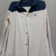 Camisa de Hombre Mangas Largas Color Blanco y Azul fuerte (De uso) Talla XL - Img 58206949