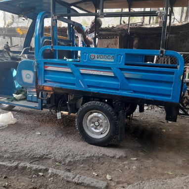 Se vende triciclo 3000 usd contactar al 58051432 me ajusto y sin batería 2500 usd - 2/4