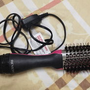 Cepillo secador marca Revlon - Img 56183744