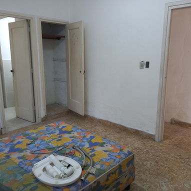 Bajos de biplanta 114m² de área total, entrada independiente,carporch, portal, sala, comedor 2½ hab 2 baños y 2 patios. - Img 123723015