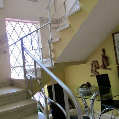Biplanta de esquina ubicada en el corazón de Nuevo Vedado !!! - Img 120941473