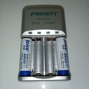 Vendo Cargador  rápido de baterías, marca Pisen KC006. Doble AA y Triple AAA, nuevo, con dos baterías doble AA, nuevas, - Img 45005215