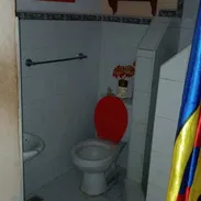 Vendo casa puerta calle de alto y bajo independiente en Marianao Santa felicia - Img 54998712