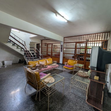 Casona Triplanta en NV 990 M2 , Rebajada .Terreno grande, potencial para inversores . - Img 121706948