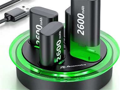 Base de carga para mandos de  Xbox One S/X, Xbox Series S/X Con 4 pilas de 2600mAh Nueva Sellada 35USD - Img 55554742