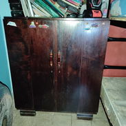 Se vende escaparate de madera - Img 57276633