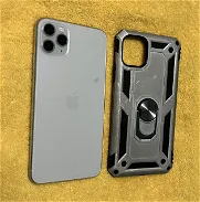iPhone 11pro Max blanco para los religiosos y el que le guste,se vende o se cambia solo por iPhone menor y vuelto - Img 45854455