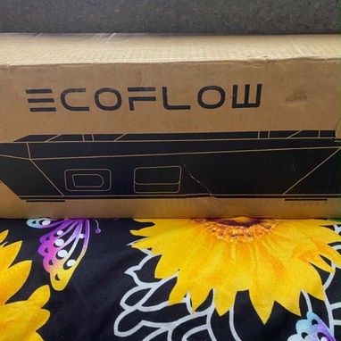 //EcoFlow. Es la EcoFlow WAVE 2 Add-on Battery, modelo Z-…/XT210-EB. La versión de tu foto es la de 1159 Wh// - 7/7