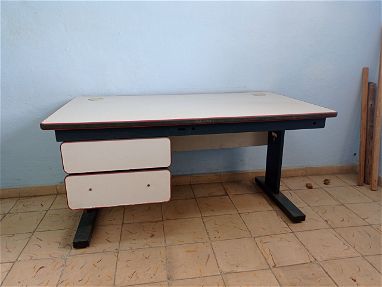 Vendo mesa buró de oficina sirve para computadora en exelentes condiciones contactar 53681497 Grisel - Img 69058497