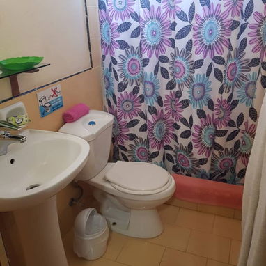 LA CASONA DE KIKO está ubicada en una zona residencial, tranquila y segura. Cuenta con tres habitaciones - Img 111175748