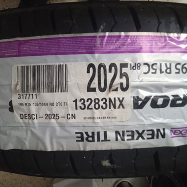 Vendo tres gomas nuevas 195/70/R15C en 180 USD - Img 121925531
