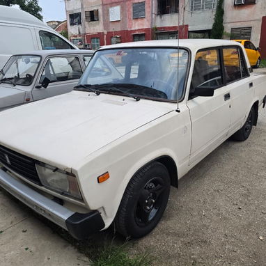 Vendo LADA 2105 , año 2001c motor 05, caja 5ta , 11/43, precio 6800 usd ,52649227 - Img 123216694