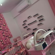 Busco manicurista para salón de belleza - Img 55351937