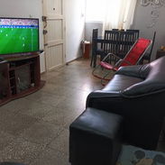 Casa ofertando 🔖 📍 Ubicado en Casino Deportivo, Cerro (barrio tranquilo), cuarto piso📍 - Img 57180130