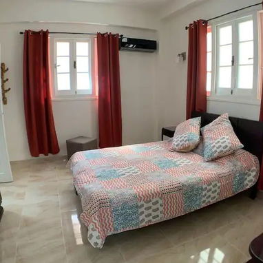 APTO PRIVADO en el vedado. PLAZA. DE una habitación climatizada(NO SE VA LA CORRIENTE).54026428 - Img 28861887