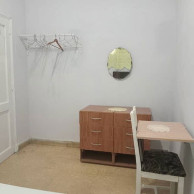 Disponible sólo para estudiantes extranjeros en Plaza Rev. Renta lineal - 6/8