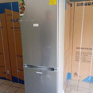 Refrigerador *Milexus* 13.1 pies³/371 L 📐 Medidas: --- ✔️ Cerradura, No congelacion seca 🧾 Factura y Garantía: 1M 🪙 P - Img 54883783