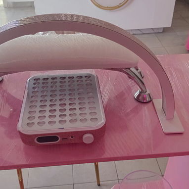 Vendo lámpara para mesa de uñas - Img 122408839