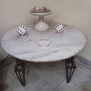 C VENDE MESA DE CENTRO, CON MARMOL GRANDE Y ADORNO DE MARMOL. SE VENDE CON TODO LO DE LA FOTO. 50122677 WHATSAPP - Img 55179434