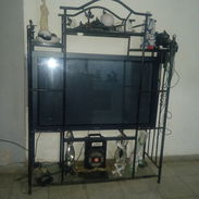 Multimueble de hierro y cristales - Img 55932854
